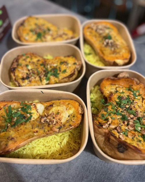 Butternut farcie au chèvre et noisettes accompagnée de  quinoa