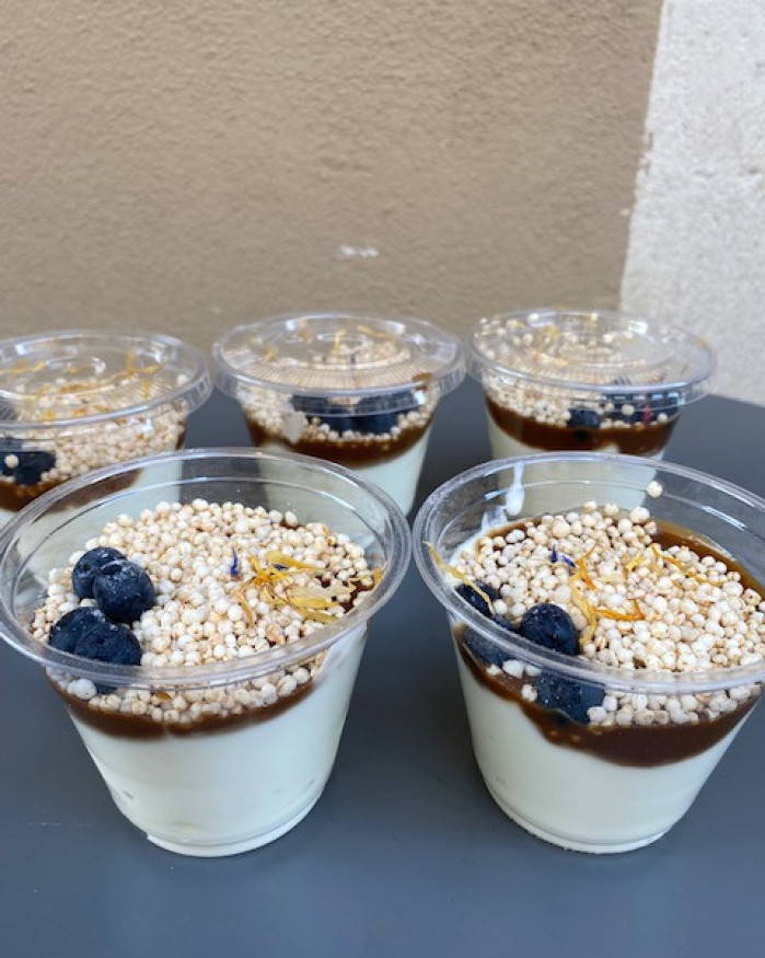 Fromage Blanc, pommes,  granola