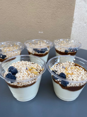Fromage Blanc, pommes,  granola