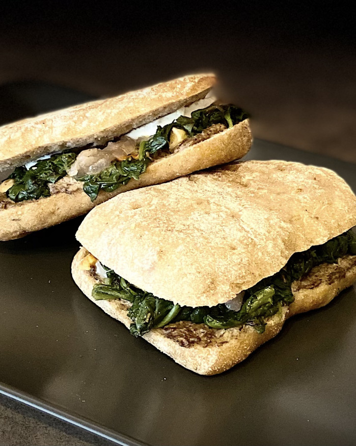 focaccia sans gluten... épinards, oignons, pecorino
